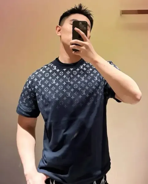 Louis Vuitton Monogram Gradient T-Shirt Charcoal Gray T-Shirt - 8