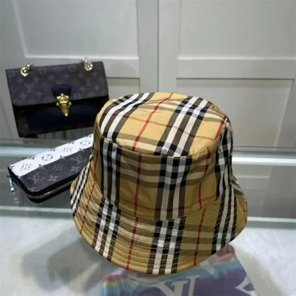 Burberry Vintage Check Bucket Hat Beige Multicolor - 1