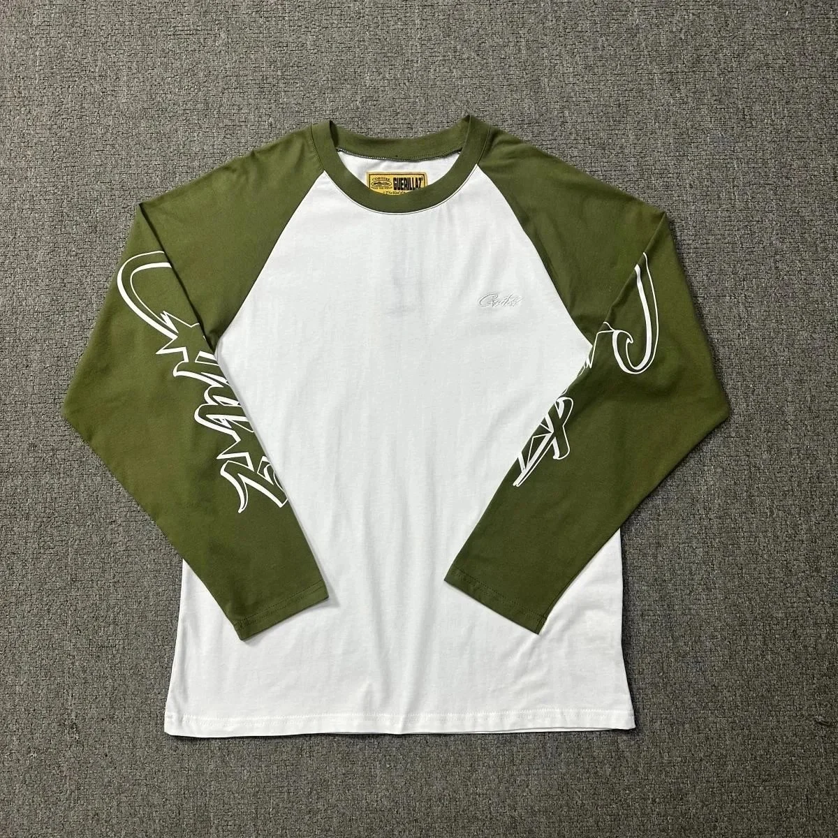 Guerrilla White Oliv