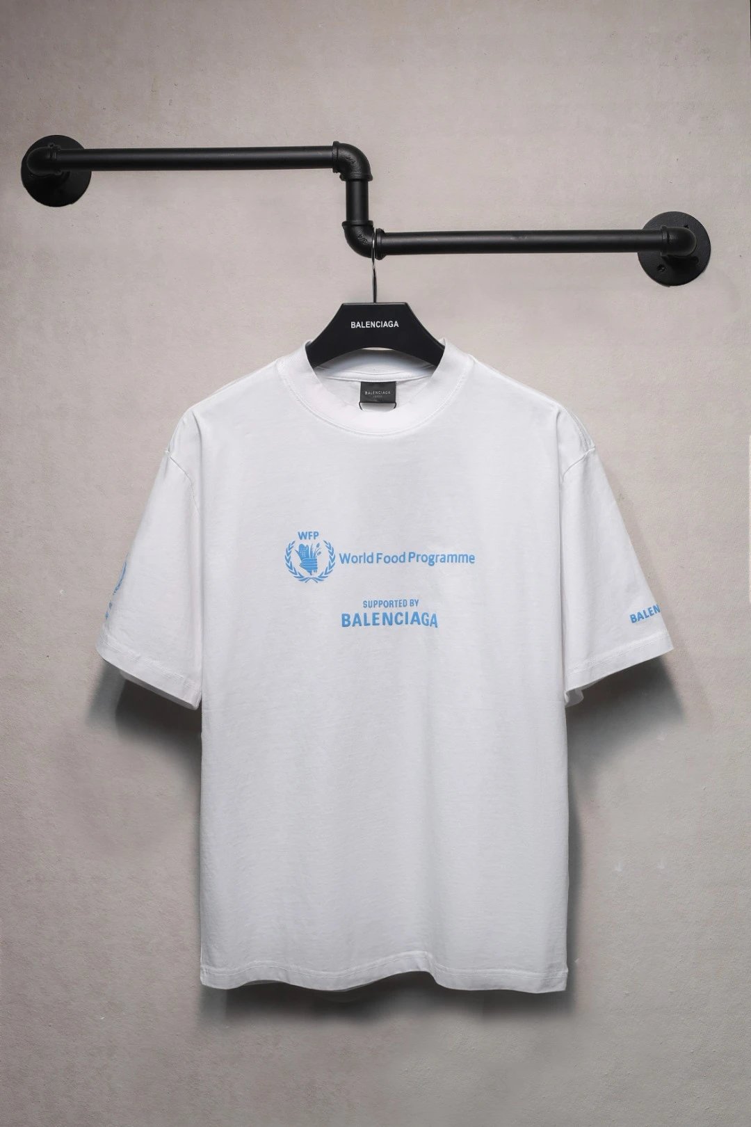 Off-White Wave Logo Black T-Shirt - 40