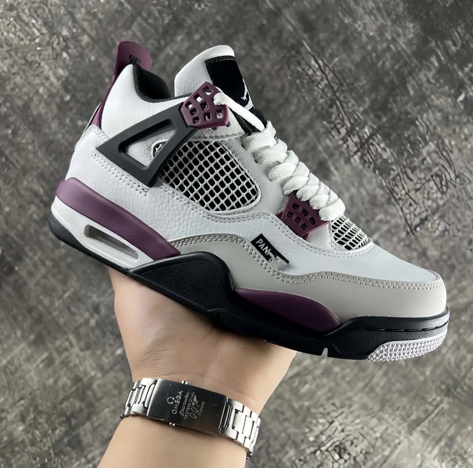 Air Jordan 4 Retro 'Black Cat' Sneakers - 5