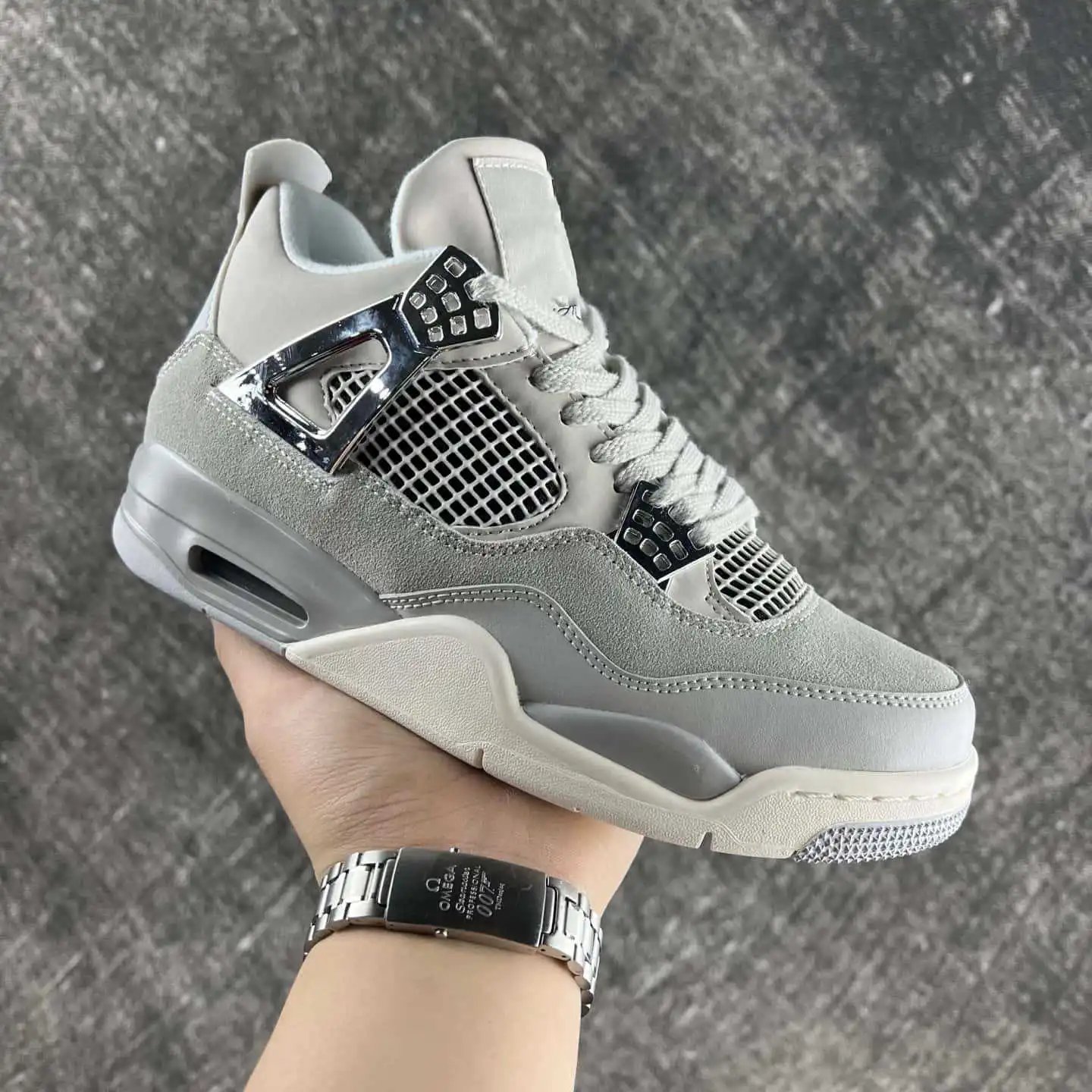 Air Jordan 4 Retro 'Cool Grey' Sneakers
