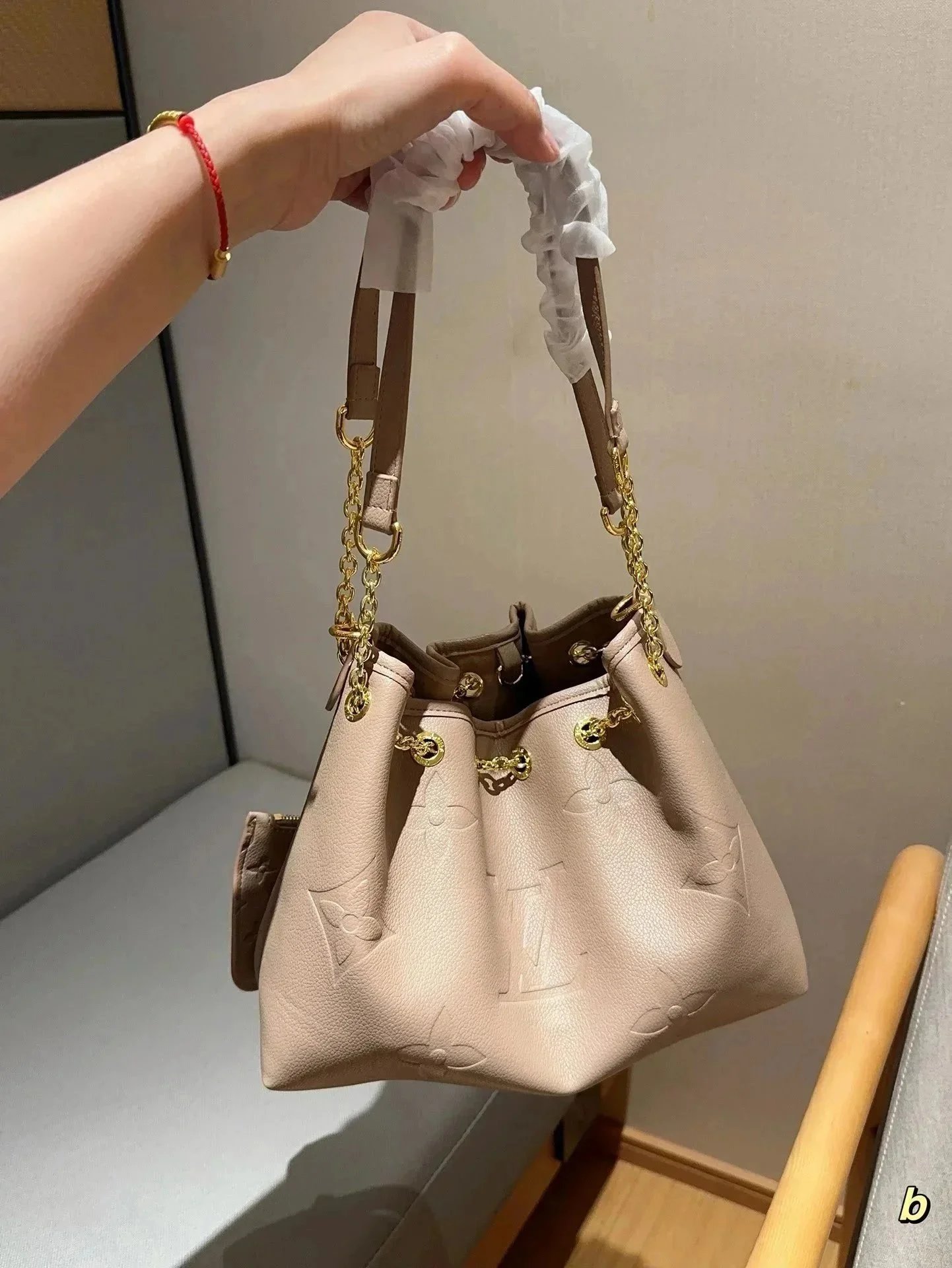 Louis Vuitton Neo Noé Bucket Bag Beige Monogram Empreinte Leather Handbag - 1