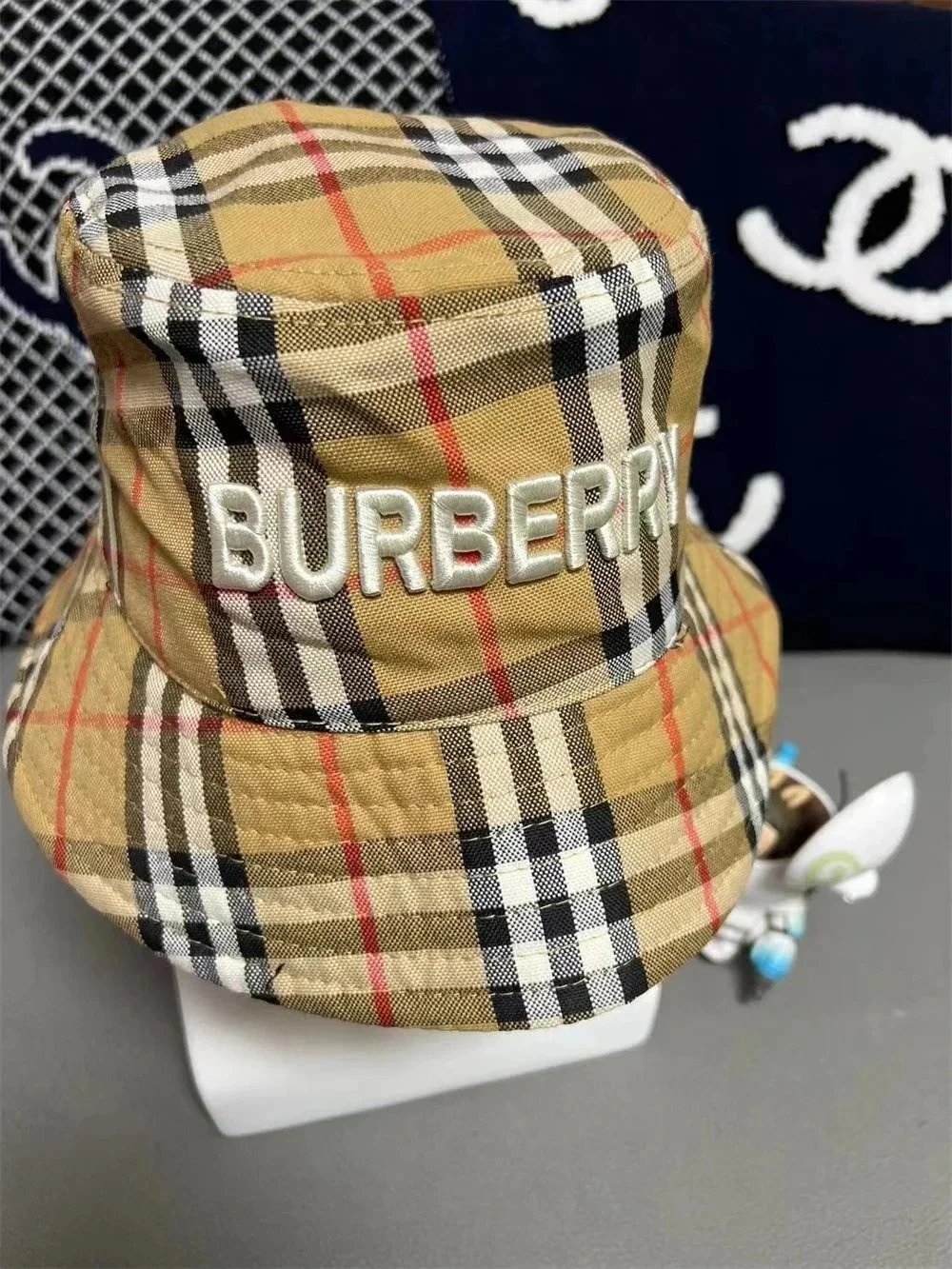 Burberry Classic Check Bucket Hat Beige Multicolor - 1