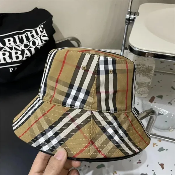 Burberry Vintage Check Bucket Hat Beige Multicolor - 1