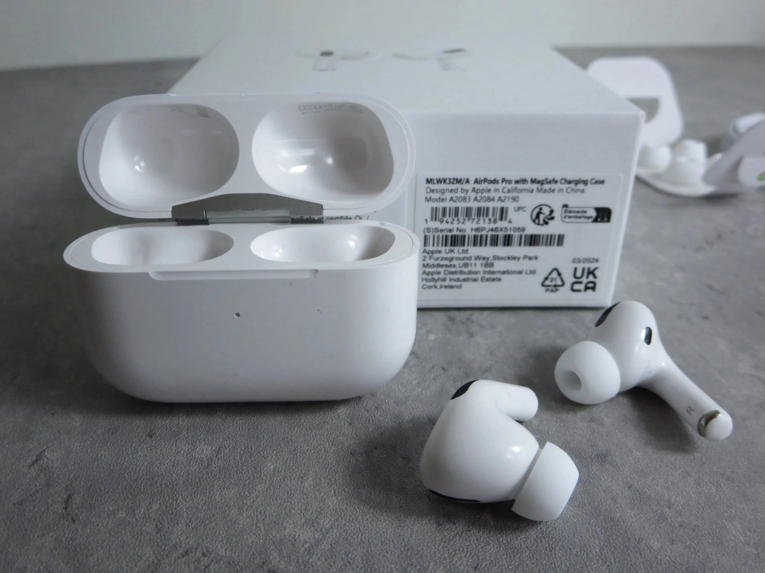 Apple AirPods Pro White Wireless Earbuds