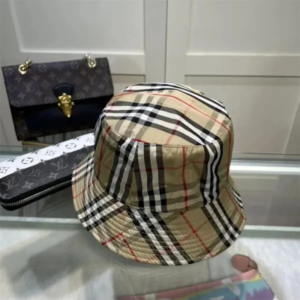 Burberry Vintage Check Bucket Hat Beige Multicolor - 1