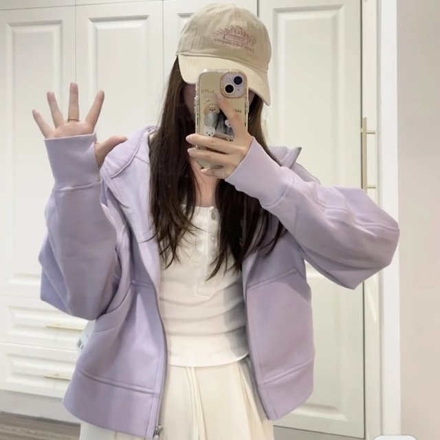 Lululemon Scuba Oversized Hoodie: seller detail photo 2