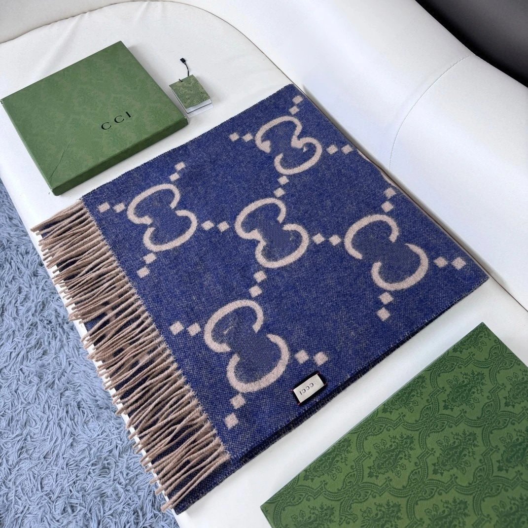 Gucci GG Supreme Scarf [6 styl