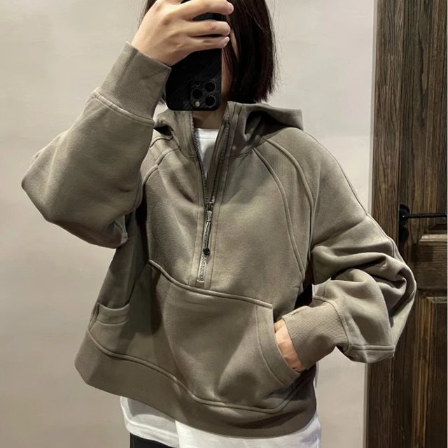 Lululemon Scuba half zip‐up Hoodie: seller detail photo 4