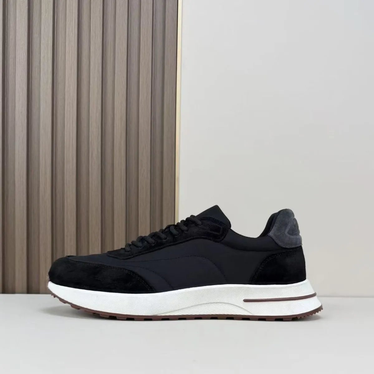 Men's Genuine Leather Casual Sneakers, Versatile Vintage Running Shoes, High-End Athletic Footwear for Men, No Quality Issues, Non-Returnable Without Reason