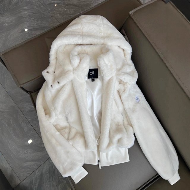 ALO Foxy Sherpa: seller detail photo 2