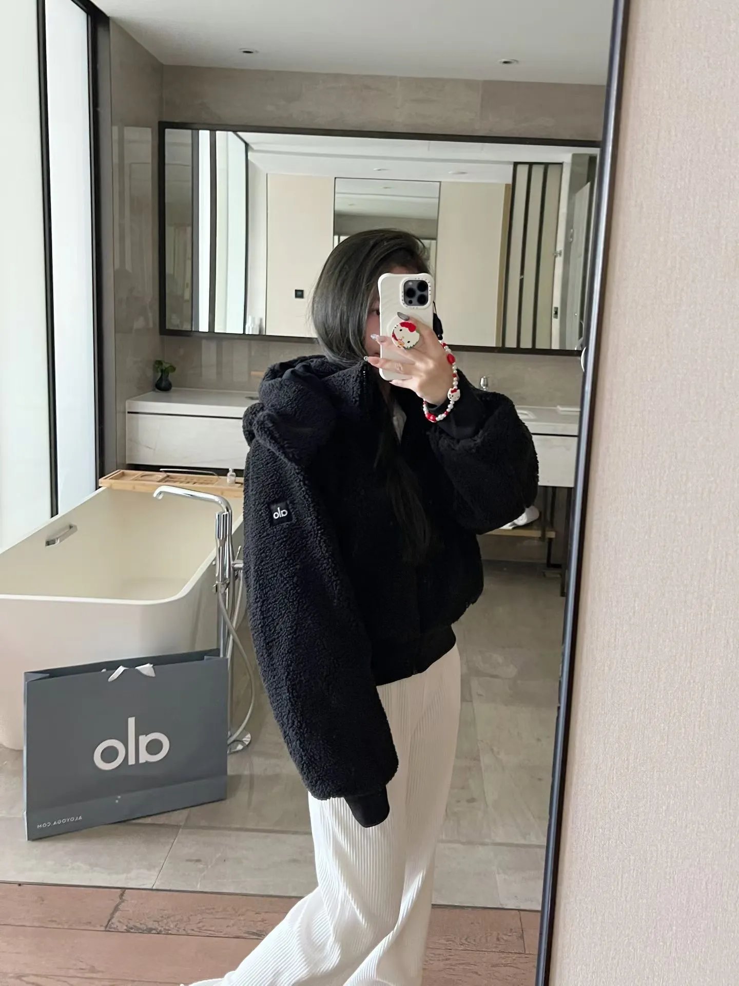 Alo White Sherpa Fleece Hooded Jacket Outerwear - 15