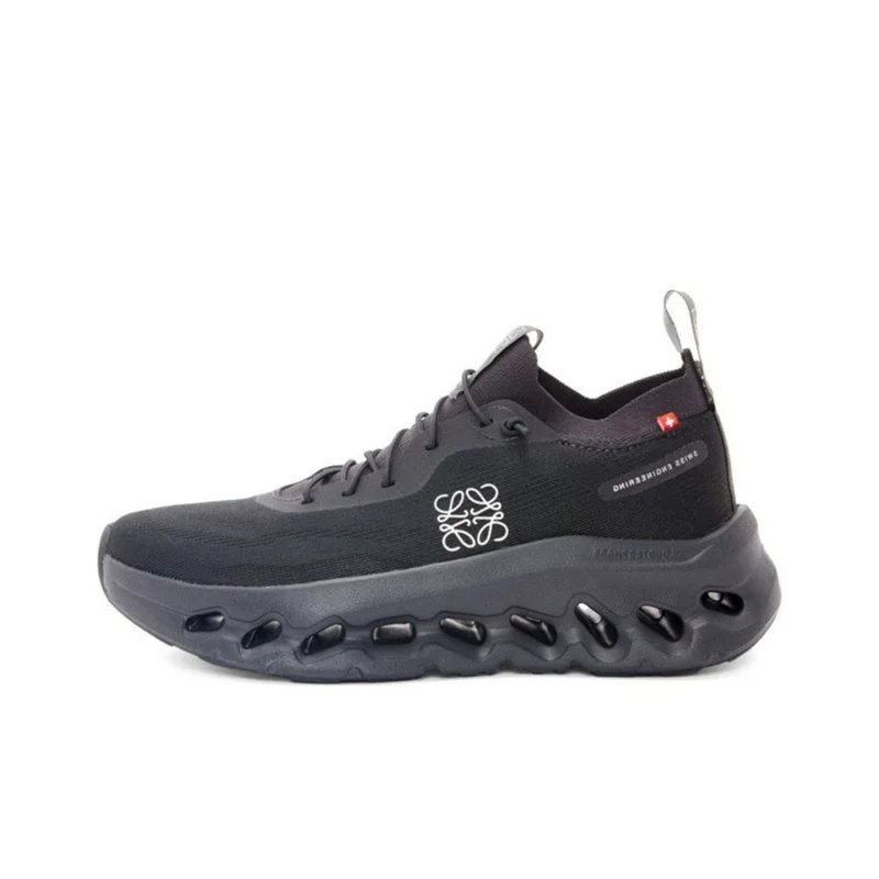 黑色CloudTILT联名