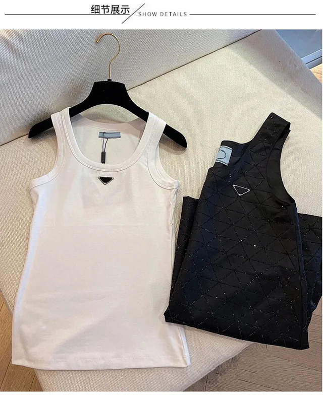 Unbranded Vests Sleeveless scoop-neck tank top with triangular chest plaque product detail image 4