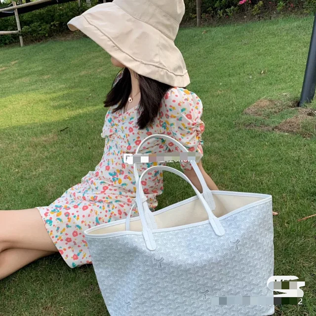 Goyard Handbags Monogram Tote Bag with Detachable Pouch product detail image 19