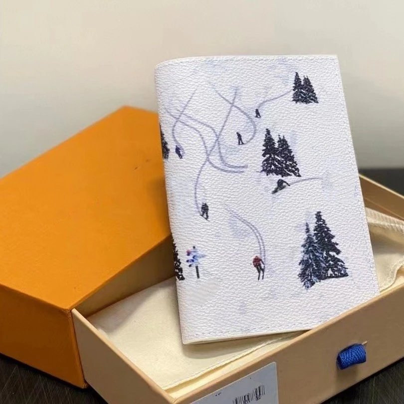 Hermès Snow Scene Passport Hol