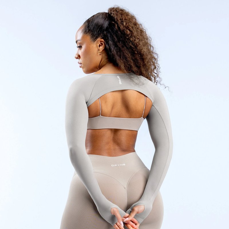 DFYNE Cut-Out Long Sleeve Sports Bra and High-Waisted Leggings