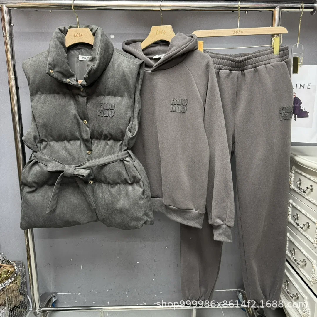 Three-piece set of new vest, versatile for autumn and winter + fleece sweatshirt 24 casual + suede trousers, trendy brand *No quality issues, no return without reason(pic8) Three-piece set of new vest, versatile for autumn and winter + fleece sweatshirt 24 casual + suede trousers, trendy brand *No quality issues, no return without reason