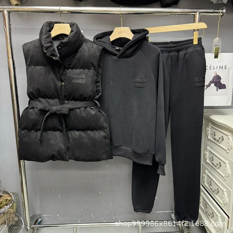 Three-piece set of new vest, versatile for autumn and winter + fleece sweatshirt 24 casual + suede trousers, trendy brand *No quality issues, no return without reason(pic10) Three-piece set of new vest, versatile for autumn and winter + fleece sweatshirt 24 casual + suede trousers, trendy brand *No quality issues, no return without reason