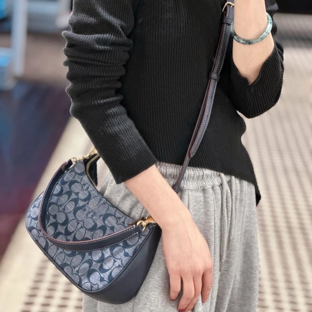 Coach Signature Crescent Bag [