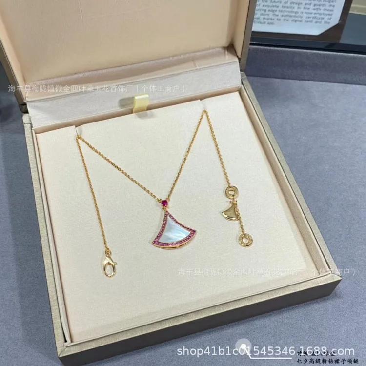 Full of mother-of-pearl chalcedony red double-layered manufacturers necklace, exquisitely carved Jin Baoge diamond white fan-shaped small skirt fan *No quality problems, no reason to return(pic15) Full of mother-of-pearl chalcedony red double-layered manufacturer's necklace, exquisitely carved Jin Baoge diamond white fan-shaped small skirt fan *No quality problems, no reason to return