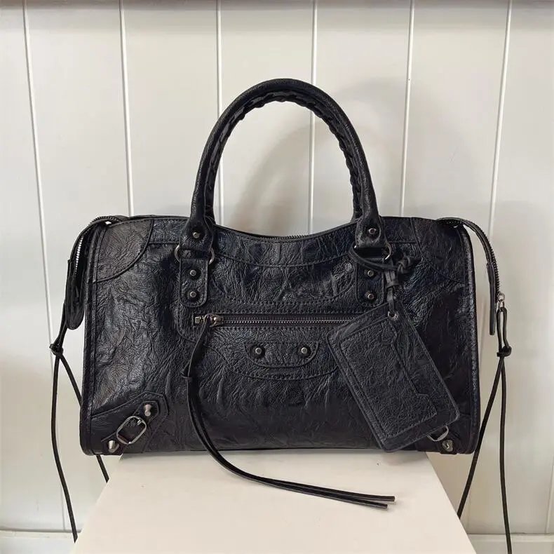 8037 # Large Elegant Black