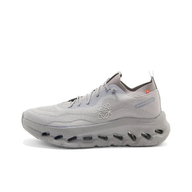 灰色CloudTILT联名