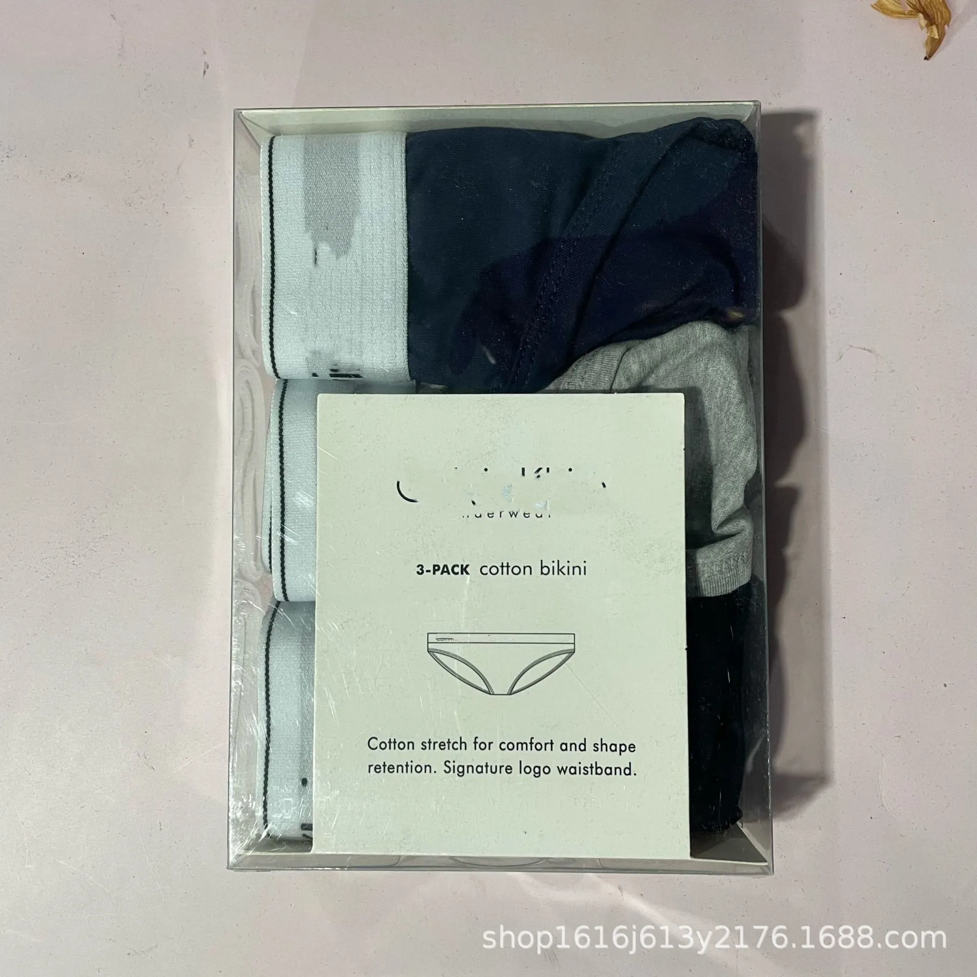 Guess the fast selling 3 letter C headlines wide-brimmed underwear briefs nibbling on the mid-waist You Tongchao brand pure cotton women's gift box *no quality problems, no reason to return