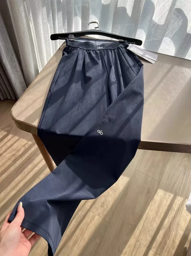 Alo Yoga Trousers Wide-Leg Elastic-Waist product detail image 26