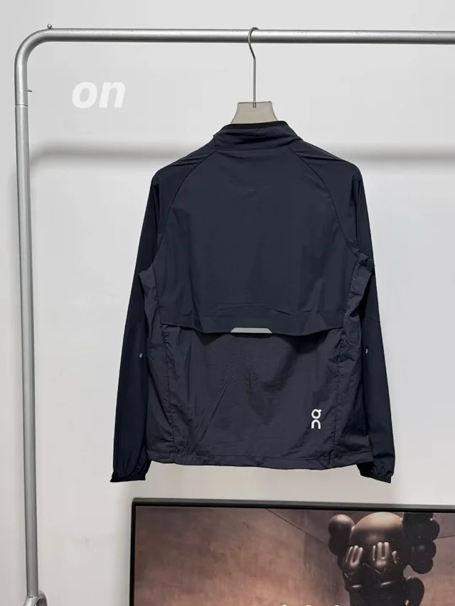 On Jackets Lightweight stand-collar reflective color-block running jacket product detail image 3