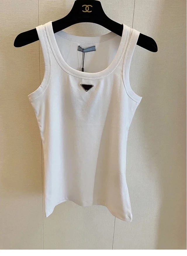 Unbranded Vests Sleeveless scoop-neck tank top with triangular chest plaque product detail image 8