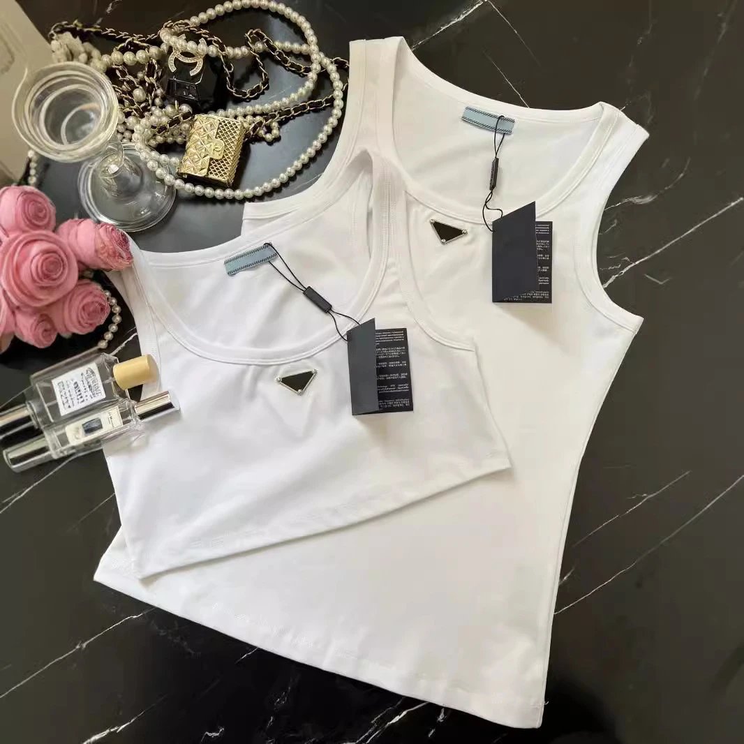 Unbranded Vests Sleeveless scoop-neck tank top with triangular chest plaque image 3