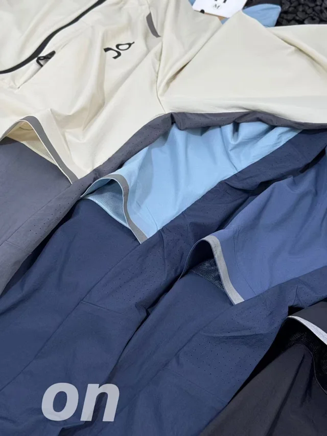 On Jackets Lightweight stand-collar reflective color-block running jacket product detail image 4