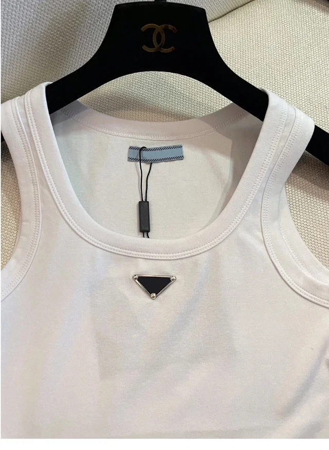 Unbranded Vests Sleeveless scoop-neck tank top with triangular chest plaque product detail image 6