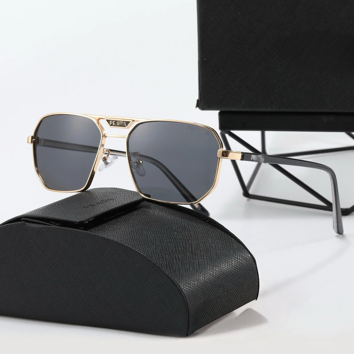 Prada Aviator Sunglasses [5 st