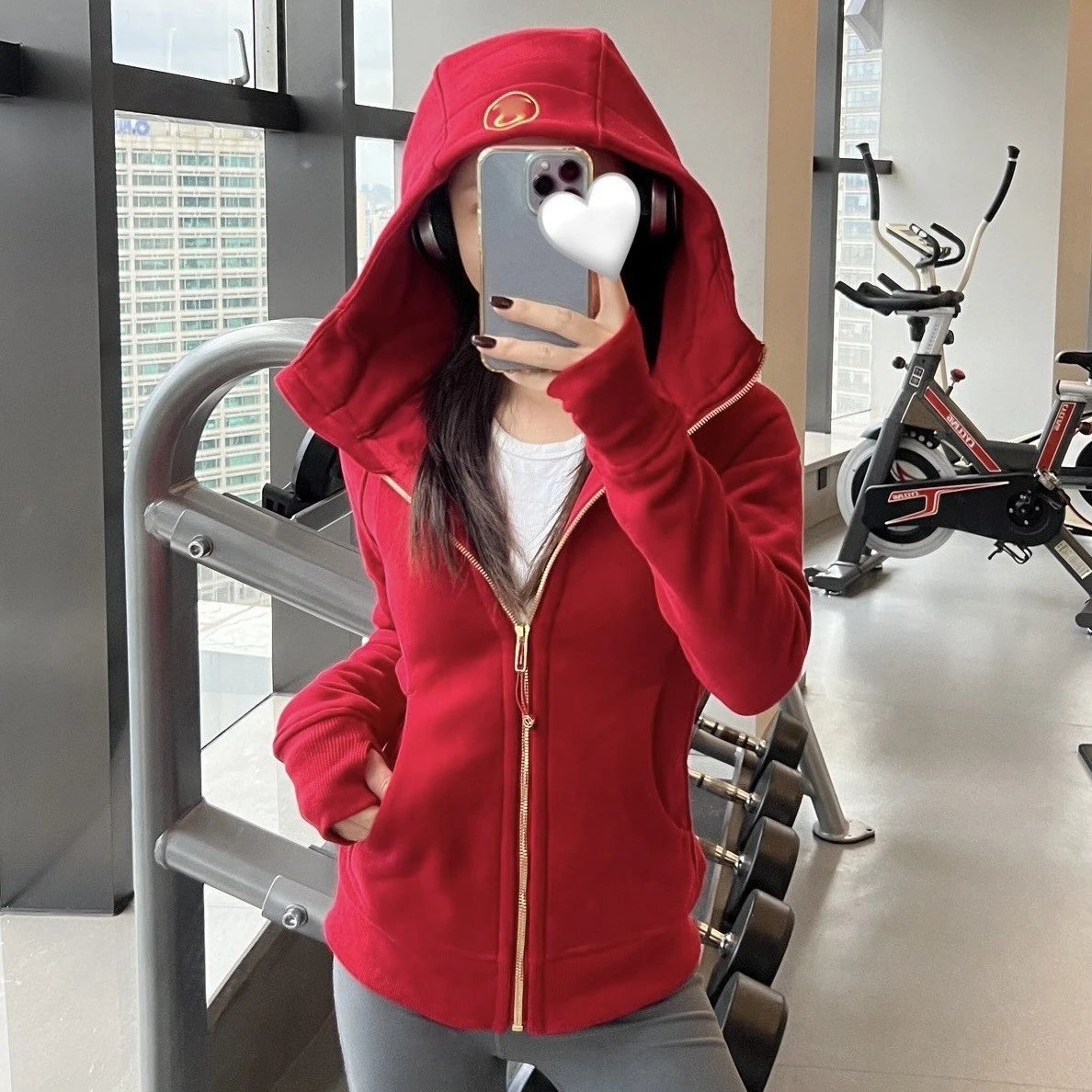 刺绣中国红金标卫衣修身