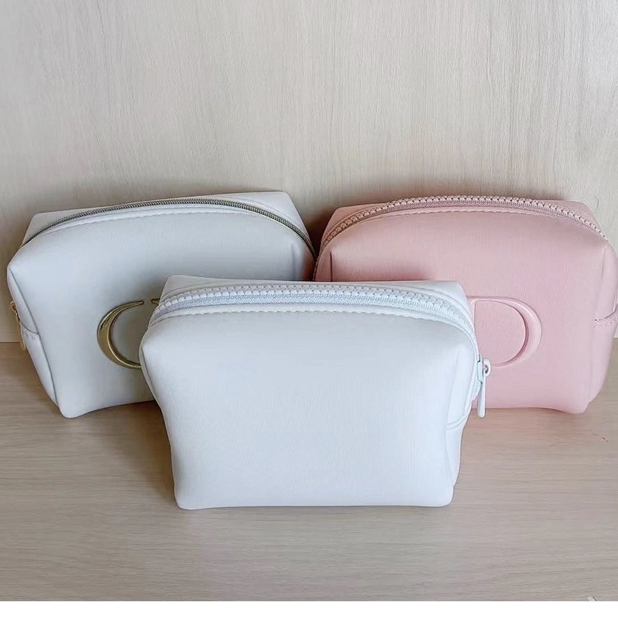 Minimalist Zippered Cosmetic P
