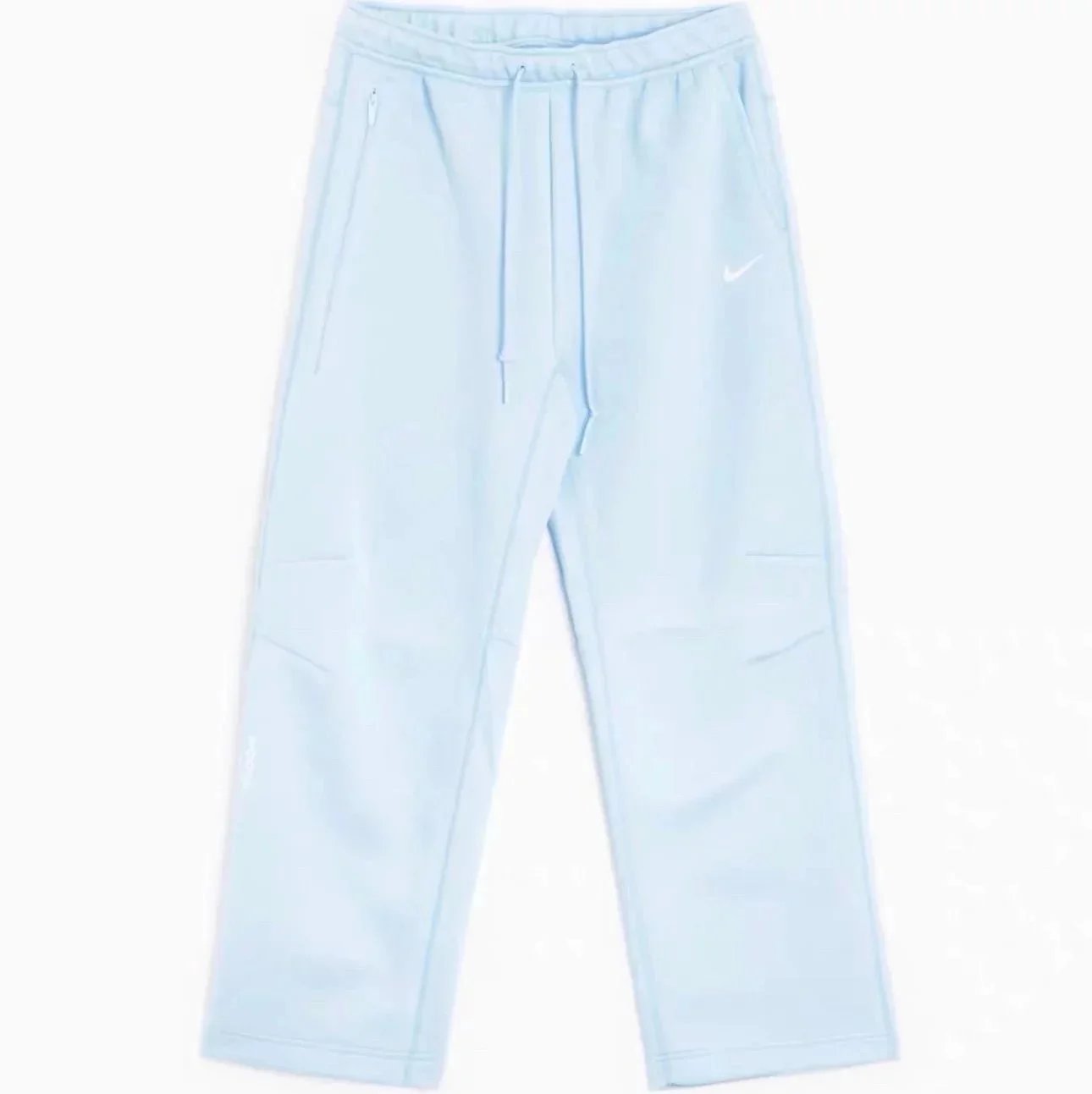 blue pants