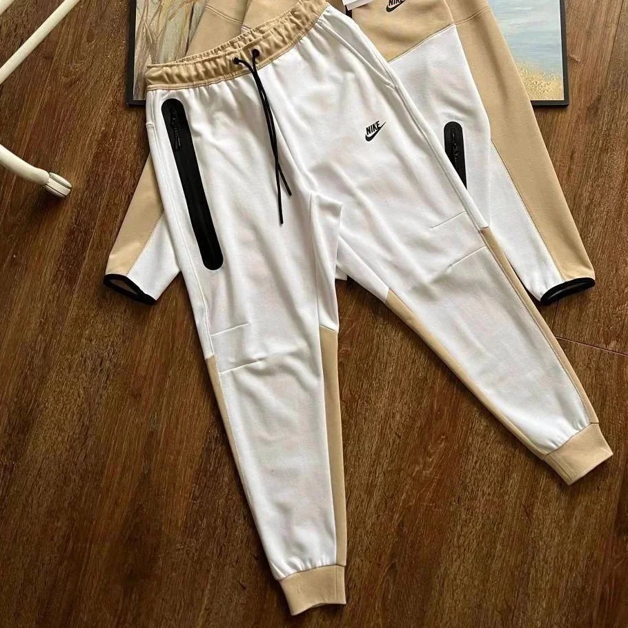 khaki pants