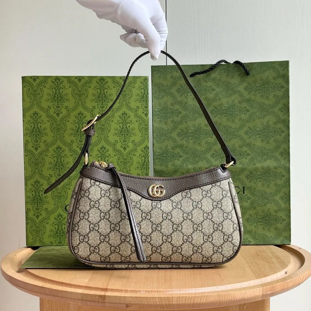 Gucci GG Supreme Canvas Shoulder Bag