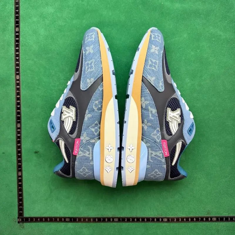 Louis Vuitton sneakers - rep Louis Vuitton
