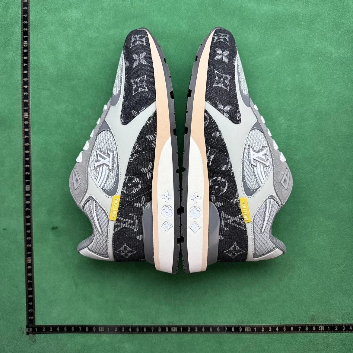 Louis Vuitton sneakers - rep Louis Vuitton