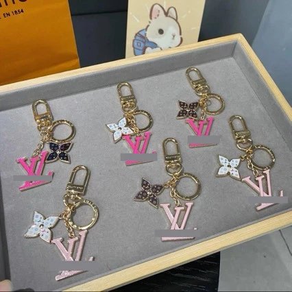 Black and White Alloy Keychain Bag Charm photo 3