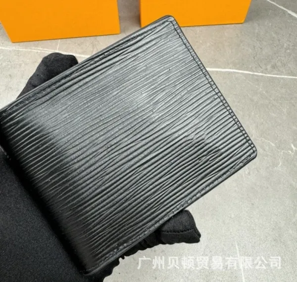 Louis Vuitton Epi Leather Bifold Wallet Black Short Wallet - 1