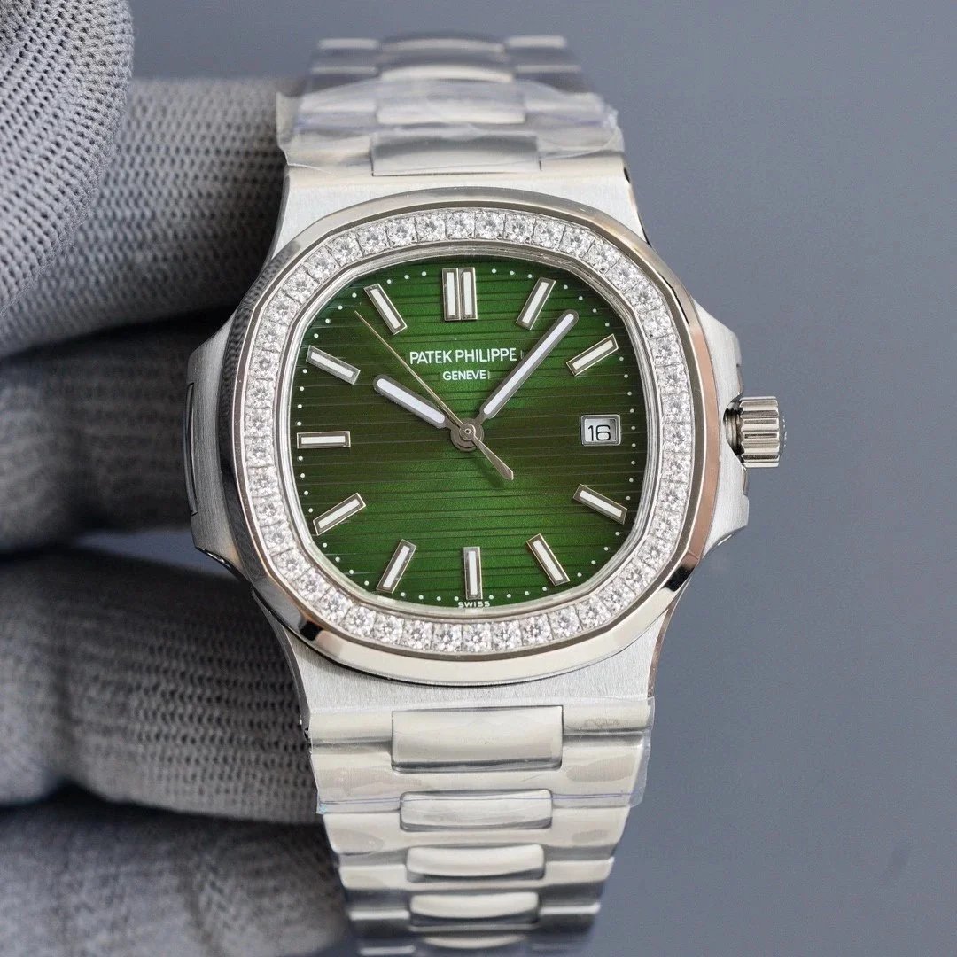 Green · Round Diamond (All round diamond styles can be set with square diamonds, +$20)