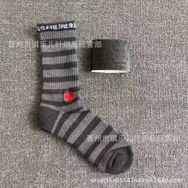 Design Graphic Print Red Crew Socks - 6