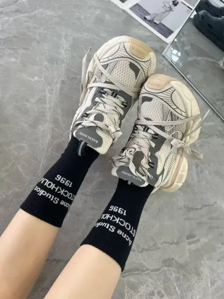 Design Holm Studios '96 Ribbed Crew Socks White Socks - 9