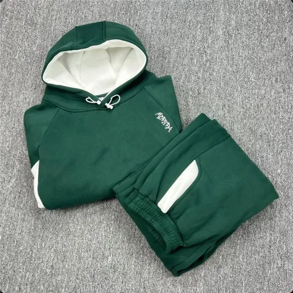 Design Two-Tone Green Hoodie and Sweatpants Set - 1