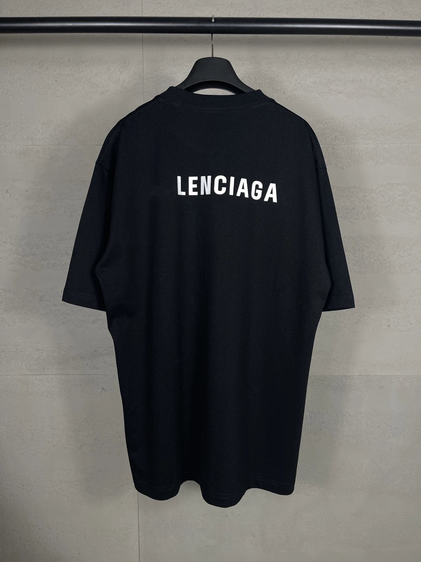 Design Lenciaga Logo Print Oversized T-Shirt White Tops.t Shirts - 4